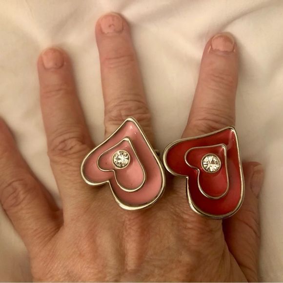 Rings, pink and red for fun - Picture 3 of 9